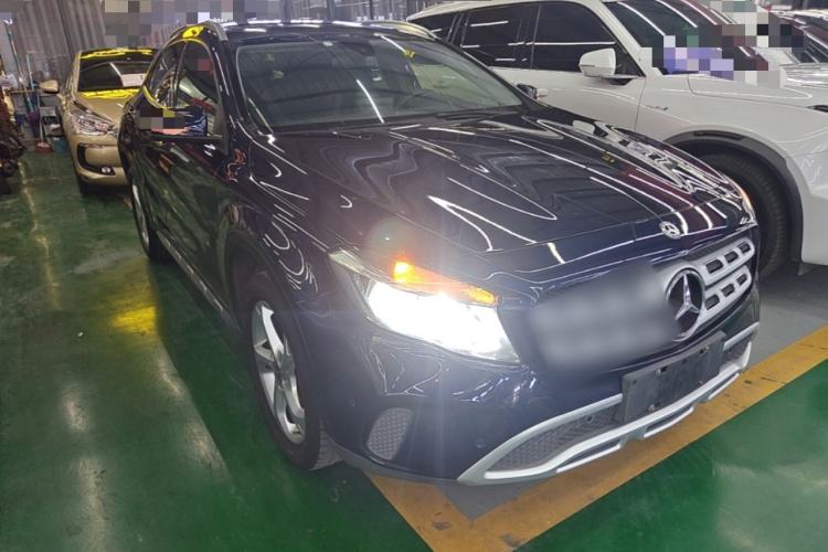 Used Mercedes-Benz GLA 2018 GLA 200 Sport Edition Front Right 45 Deg