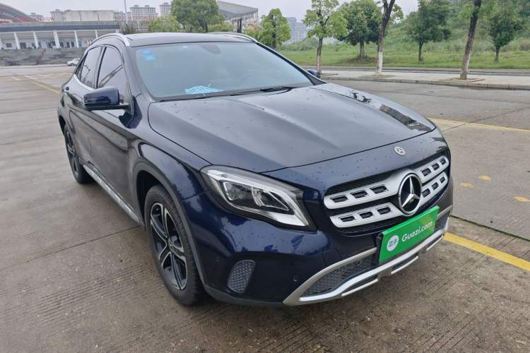 Used Mercedes-Benz GLA 2018 GLA 200 Fashion Model Front Right 45 Deg