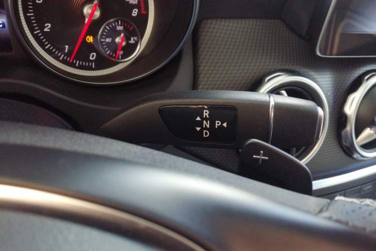 Used Mercedes-Benz GLA 2018 GLA 200 Fashion Model Gear Lever