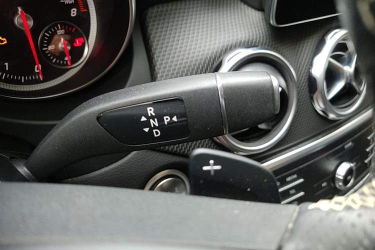 Used Mercedes-Benz GLA 2018 GLA 200 Fashion Model Gear Lever