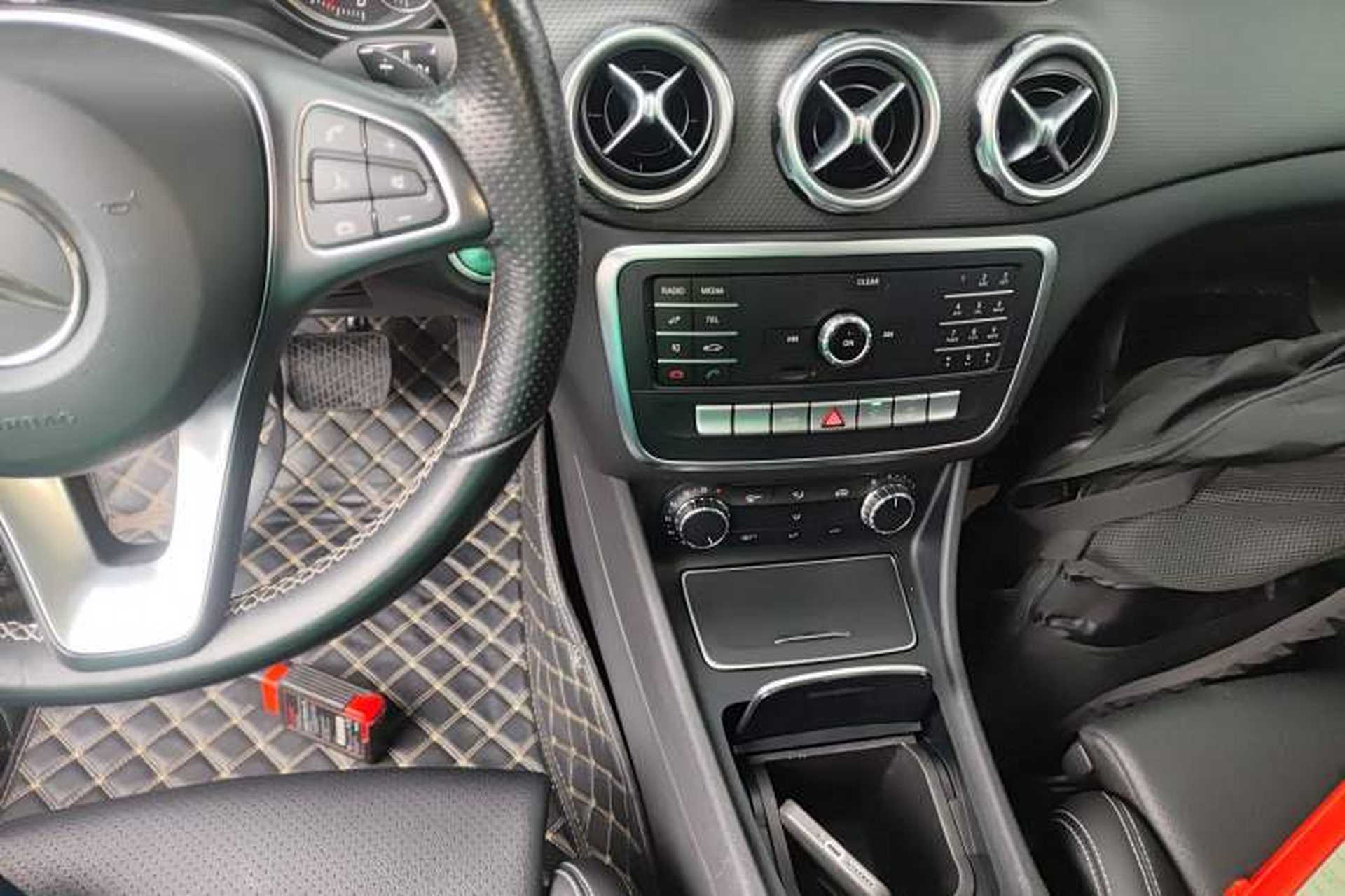 Used Mercedes-Benz GLA 2018 GLA 200 Sport Edition Gear Lever