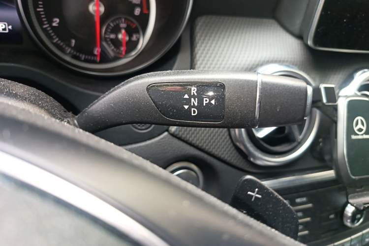 Used Mercedes-Benz GLA 2018 GLA 220 4MATIC Sport Edition Gear Lever