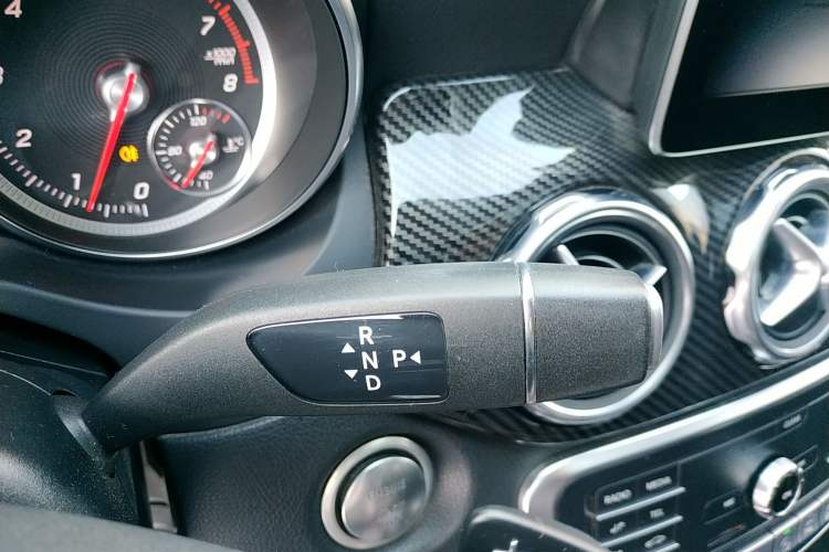 Used Mercedes-Benz GLA 2018 GLA 220 4MATIC Sport Edition Gear Lever