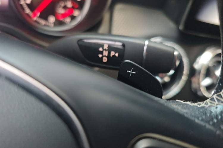 Used Mercedes-Benz GLA 2018 GLA 200 Fashion Model Gear Lever