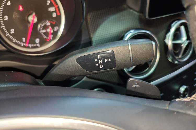 Used Mercedes-Benz GLA 2018 GLA 200 Sport Edition Gear Lever