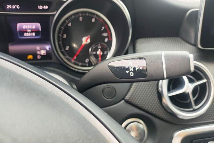 Used Mercedes-Benz GLA 2018 GLA 200 Sport Edition Gear Lever