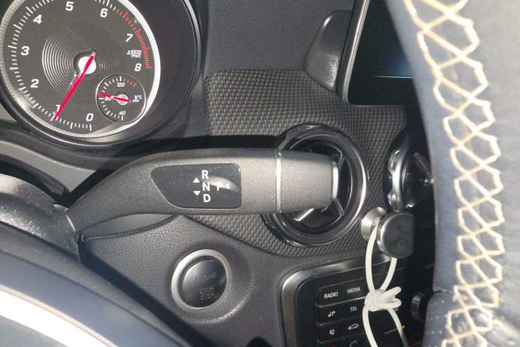 Used Mercedes-Benz GLA 2018 GLA 200 Fashion Model Gear Lever