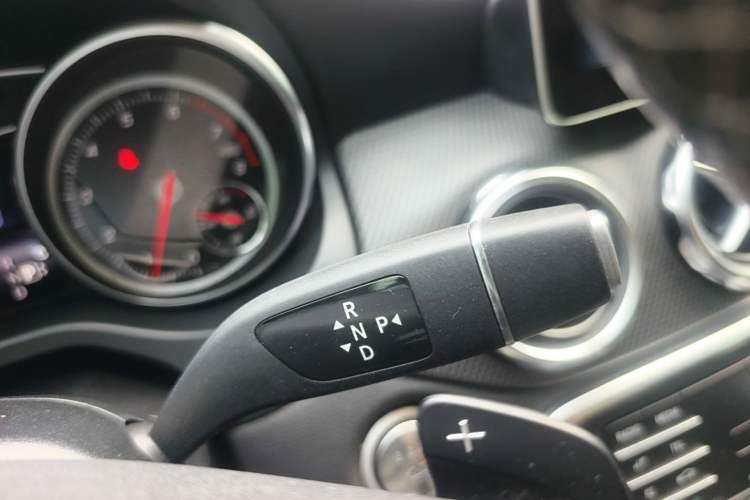 Used Mercedes-Benz GLA 2018 GLA 200 Sport Edition Gear Lever