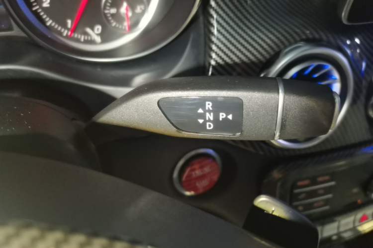 Used Mercedes-Benz GLA 2018 GLA 220 4MATIC Sport Edition Gear Lever