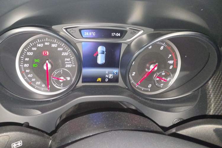 Used Mercedes-Benz GLA 2018 GLA 200 Fashion Model Instrument Cluster