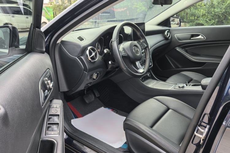 Used Mercedes-Benz GLA 2018 GLA 200 Fashion Model Interior 1