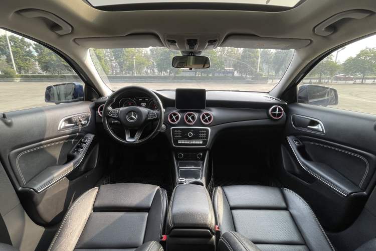 Used Mercedes-Benz GLA 2018 GLA 200 Sport Edition Interior 13