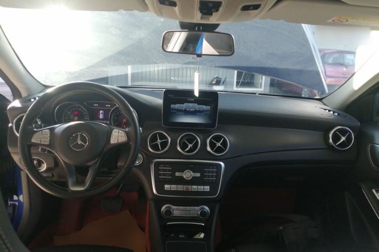 Used Mercedes-Benz GLA 2018 GLA 200 Fashion Model Interior 2