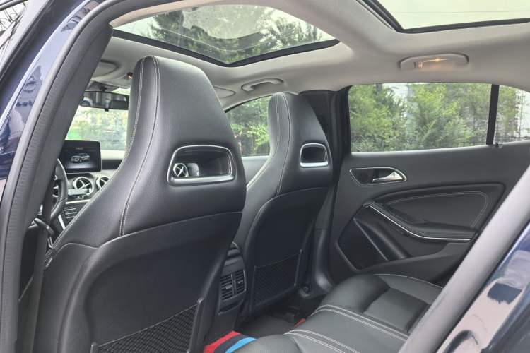 Used Mercedes-Benz GLA 2018 GLA 200 Fashion Model Interior 2