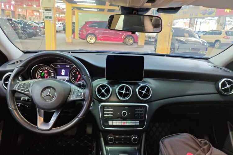 Used Mercedes-Benz GLA 2018 GLA 200 Sport Edition Interior 2