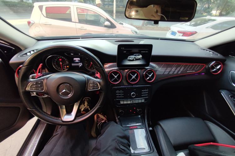 Used Mercedes-Benz GLA 2018 GLA 200 Sport Edition Interior 2