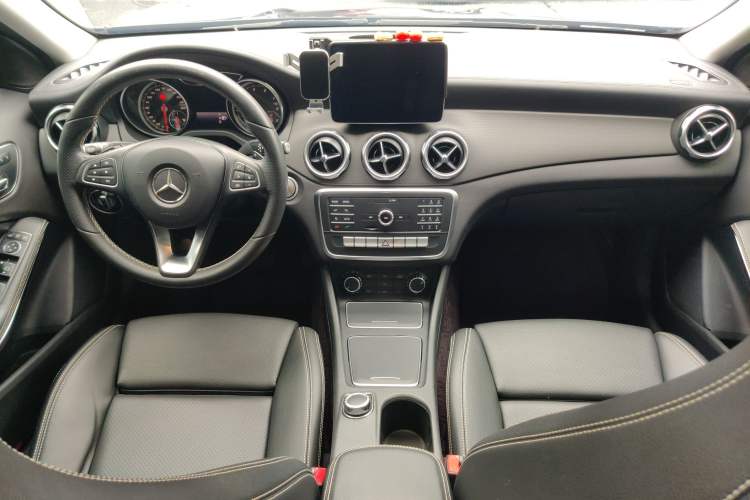 Used Mercedes-Benz GLA 2018 GLA 200 Fashion Model Interior 3