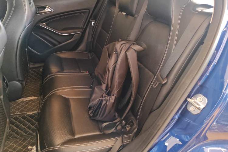 Used Mercedes-Benz GLA 2018 GLA 200 Sport Edition Interior 4