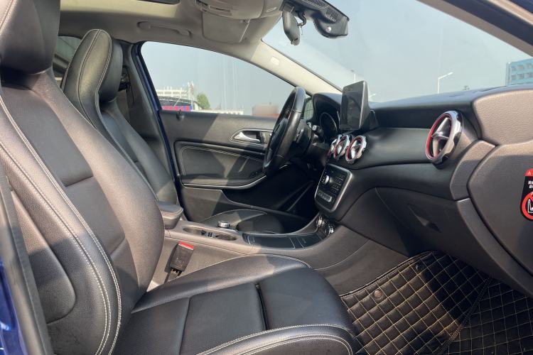 Used Mercedes-Benz GLA 2018 GLA 200 Sport Edition Interior 5