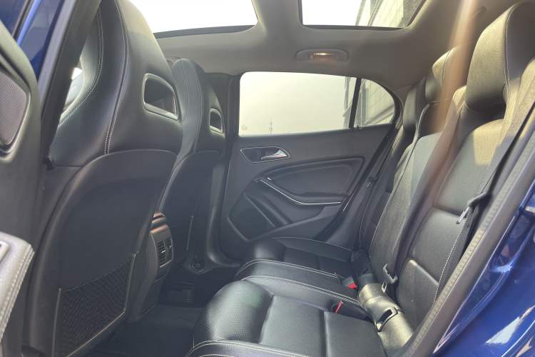 Used Mercedes-Benz GLA 2018 GLA 200 Sport Edition Interior 7