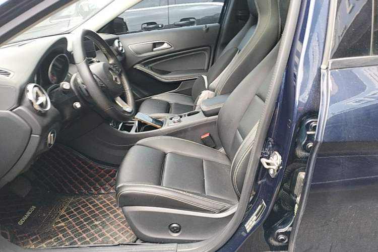 Used Mercedes-Benz GLA 2018 GLA 220 4MATIC Sport Edition Left Front Seat