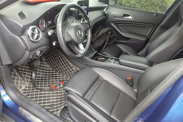 Used Mercedes-Benz GLA 2018 GLA 200 Sport Edition Left Front Seat