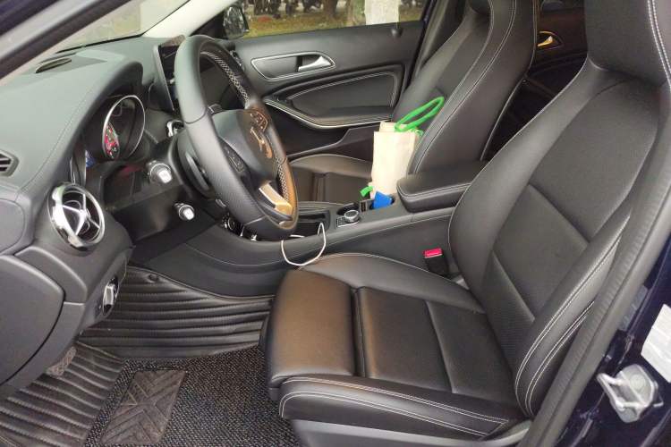 Used Mercedes-Benz GLA 2018 GLA 220 4MATIC Sport Edition Left Front Seat