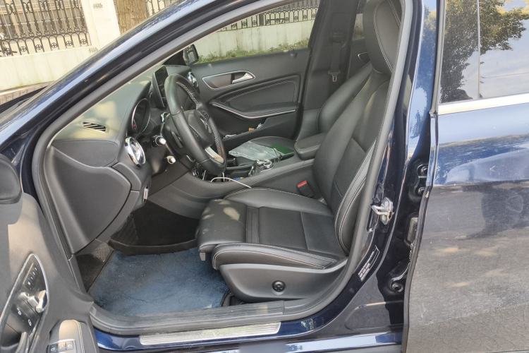 Used Mercedes-Benz GLA 2018 GLA 200 Fashion Model Left Front Seat