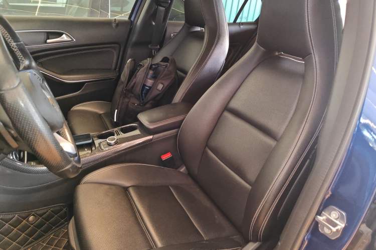 Used Mercedes-Benz GLA 2018 GLA 200 Sport Edition Left Front Seat
