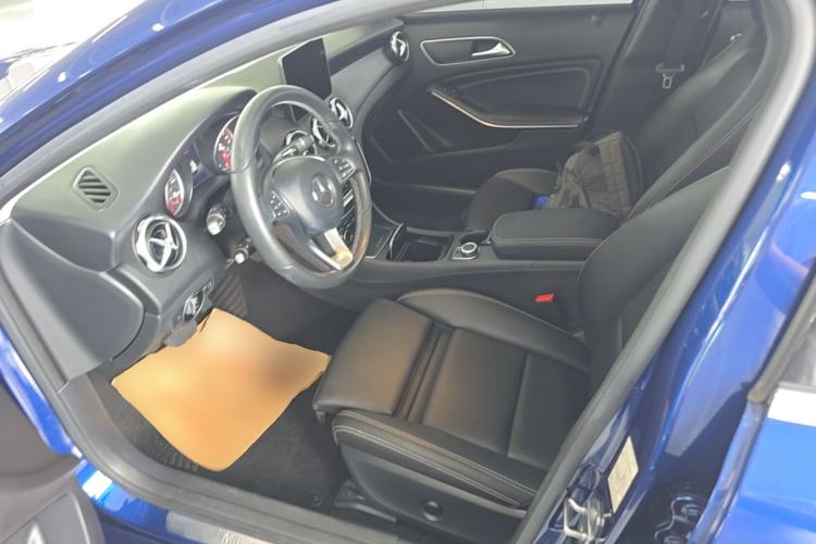 Used Mercedes-Benz GLA 2018 GLA 200 Sport Edition Left Front Seat