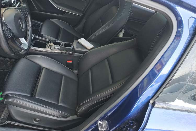 Used Mercedes-Benz GLA 2018 GLA 220 4MATIC Sport Edition Left Front Seat