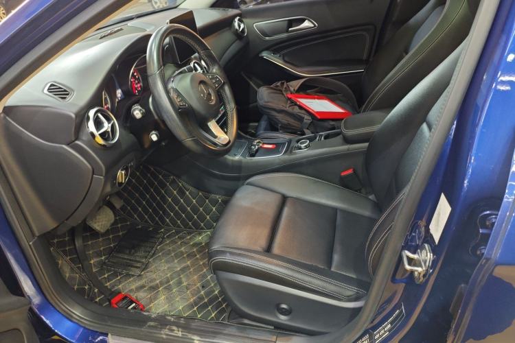 Used Mercedes-Benz GLA 2018 GLA 200 Sport Edition Left Front Seat