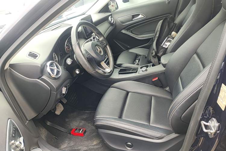 Used Mercedes-Benz GLA 2018 GLA 200 Sport Edition Left Front Seat