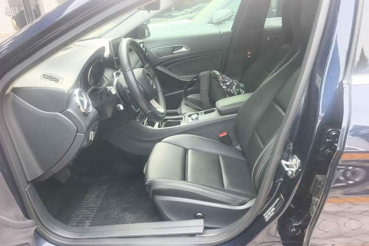 Used Mercedes-Benz GLA 2018 GLA 200 Sport Edition Left Front Seat