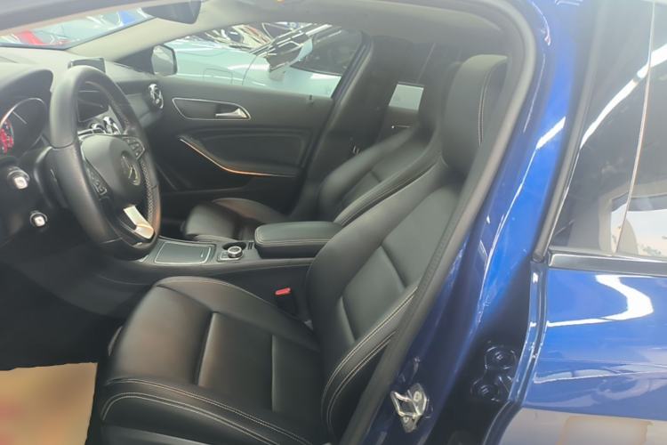 Used Mercedes-Benz GLA 2018 GLA 220 4MATIC Sport Edition Left Front Seat