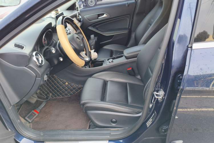 Used Mercedes-Benz GLA 2018 GLA 200 Sport Edition Left Front Seat