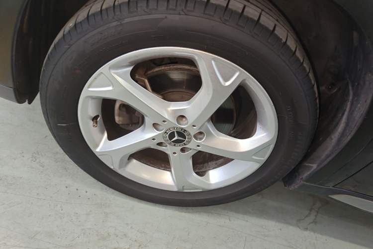Used Mercedes-Benz GLA 2018 GLA 200 Sport Edition Left Front Wheel Hub