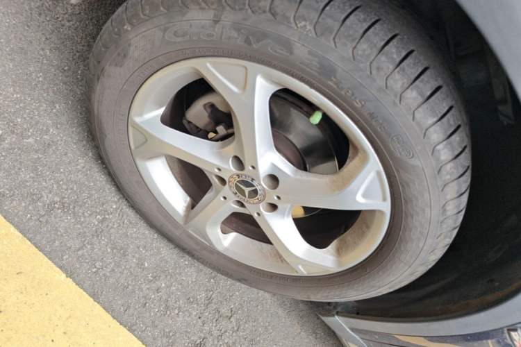 Used Mercedes-Benz GLA 2018 GLA 200 Sport Edition Left Front Wheel Hub