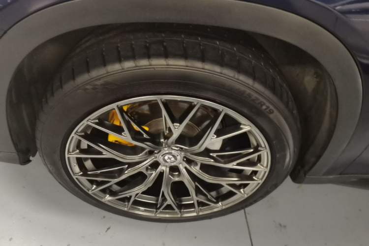 Used Mercedes-Benz GLA 2018 GLA 220 4MATIC Sport Edition Left Front Wheel Hub