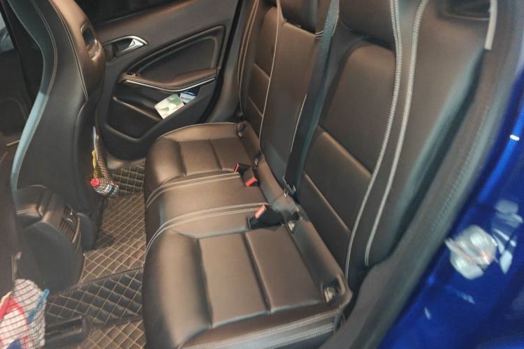 Used Mercedes-Benz GLA 2018 GLA 200 Fashion Model Left Rear Seat