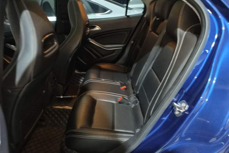 Used Mercedes-Benz GLA 2018 GLA 200 Fashion Model Left Rear Seat