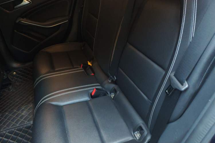 Used Mercedes-Benz GLA 2018 GLA 200 Fashion Model Left Rear Seat