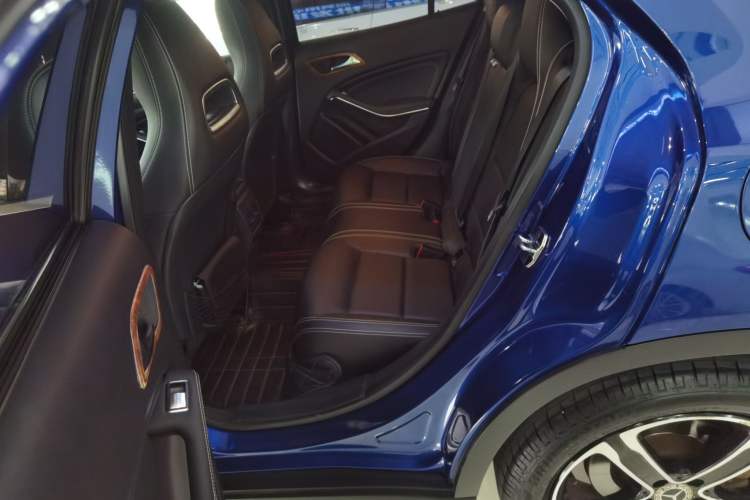 Used Mercedes-Benz GLA 2018 GLA 200 Fashion Model Left Rear Seat