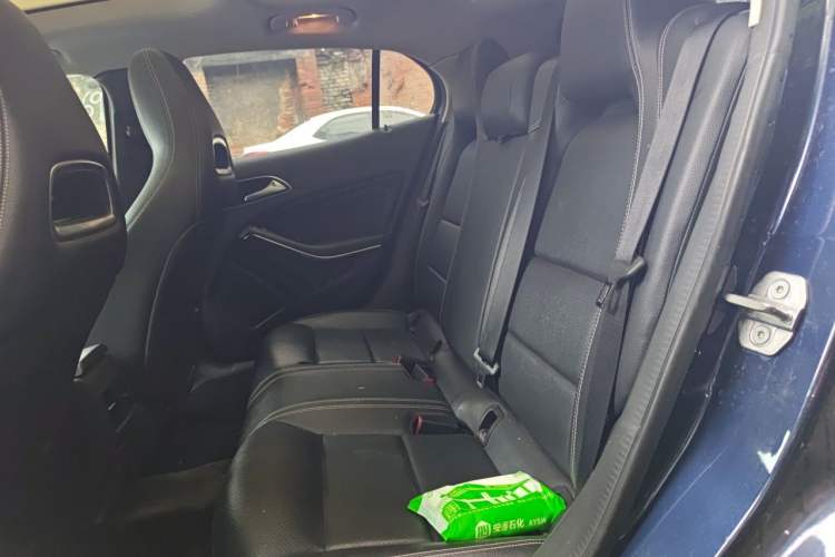 Used Mercedes-Benz GLA 2018 GLA 200 Fashion Model Left Rear Seat