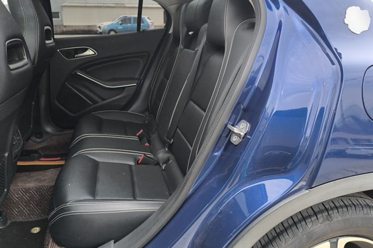 Used Mercedes-Benz GLA 2018 GLA 200 Fashion Model Left Rear Seat