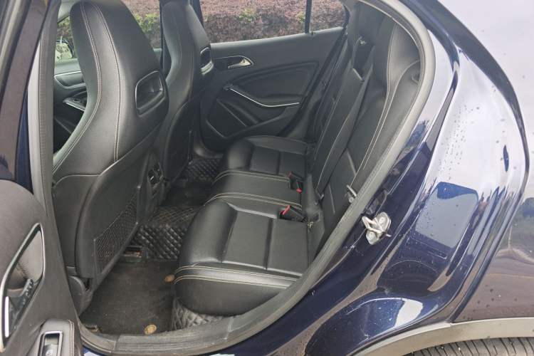 Used Mercedes-Benz GLA 2018 GLA 200 Fashion Model Left Rear Seat