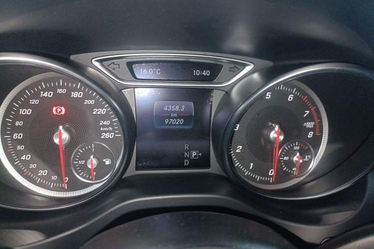 Used Mercedes-Benz GLA 2018 GLA 200 Fashion Model Odometer Close Up