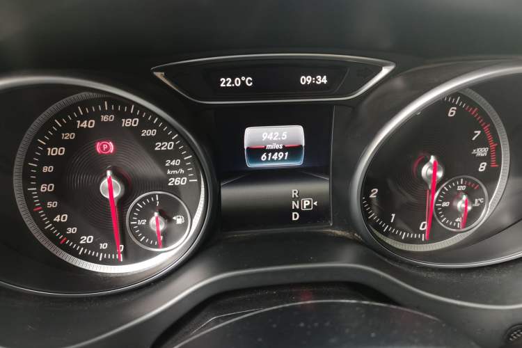 Used Mercedes-Benz GLA 2018 GLA 200 Sport Edition Odometer Close Up