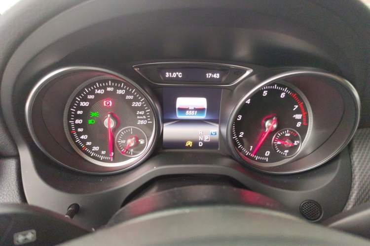 Used Mercedes-Benz GLA 2018 GLA 220 4MATIC Sport Edition Odometer Close Up