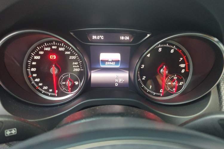 Used Mercedes-Benz GLA 2018 GLA 200 Fashion Model Odometer Close Up